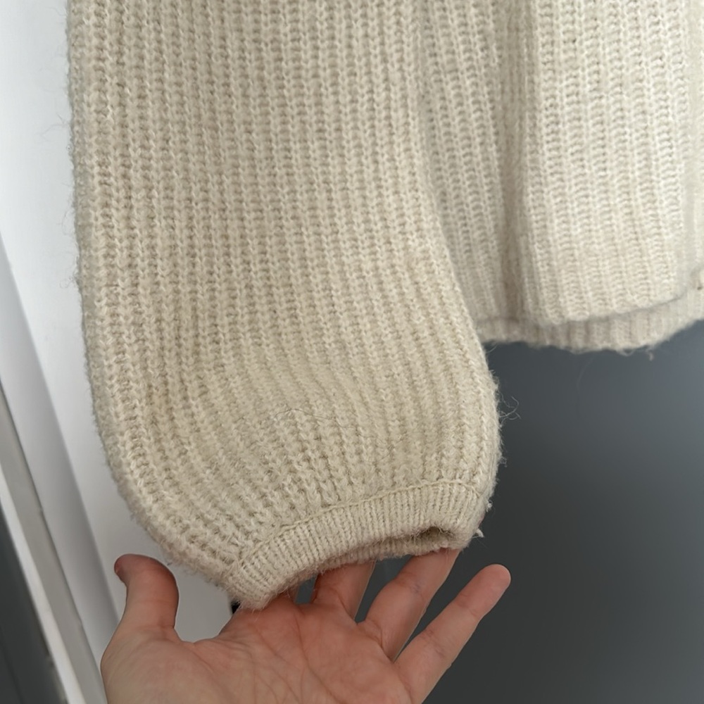 Balloon sleeve knit! - Picture 2 of 4